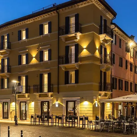 Homethirtyfour * Verona